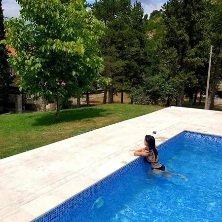 Vila Lastva Trebinje Lastva